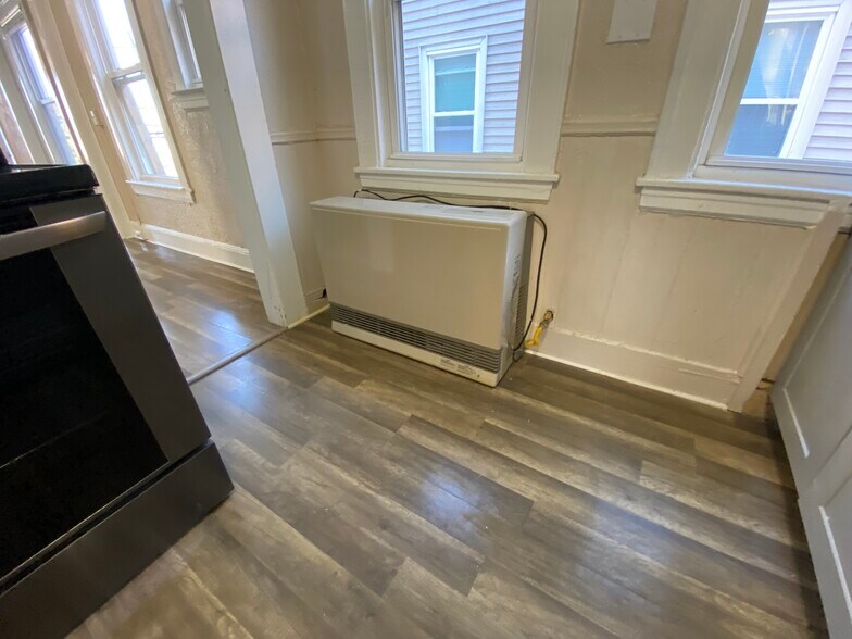 Building Photo - 182 Grant St