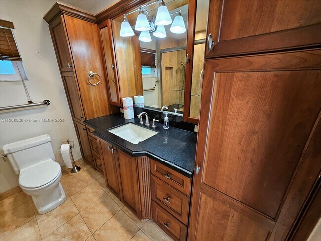 Building Photo - 2016 NE 26th Dr