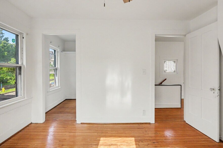 Building Photo - 54 Sanford St