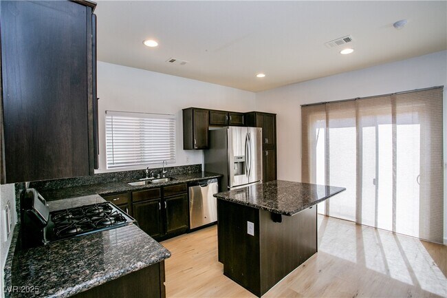 Building Photo - 7927 Bartlett Peak St