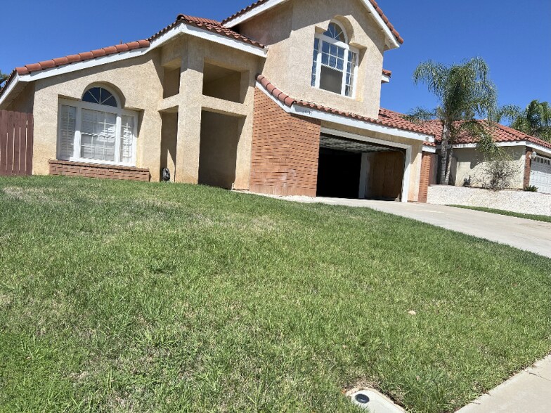 Primary Photo - 24430 Robinwood Dr