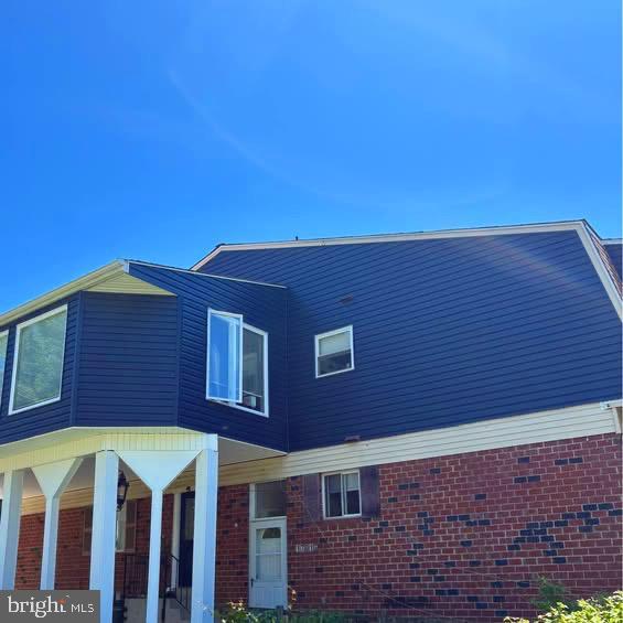 Building Photo - 1701 Scotchbrook Dr