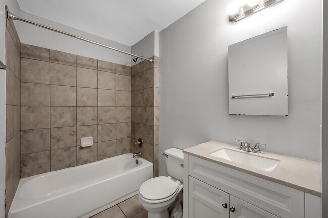 Building Photo - 83 Marabou Pl