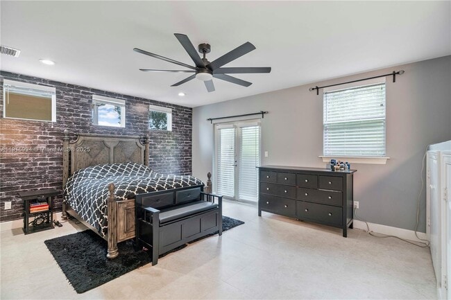 Building Photo - 217 SW 11th St