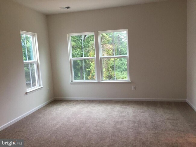 Building Photo - 10749 Hinton Wy