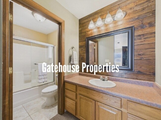 Building Photo - Downtown Idaho Springs Home for Lease