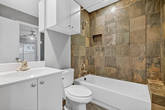 Building Photo - 706 Ruthven St