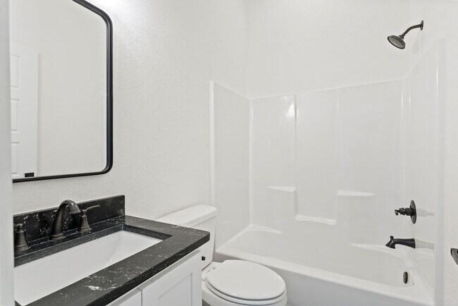 Building Photo - 11 Pagham Ln