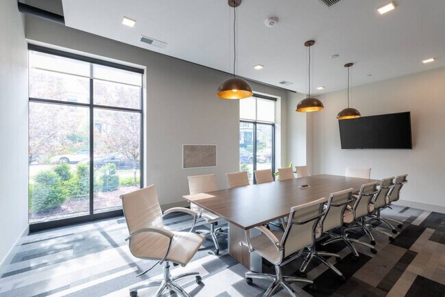 Building Photo - 1632 N Franklin Pl