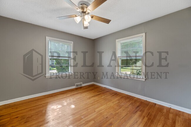 Building Photo - 1713 S Faulders Ln
