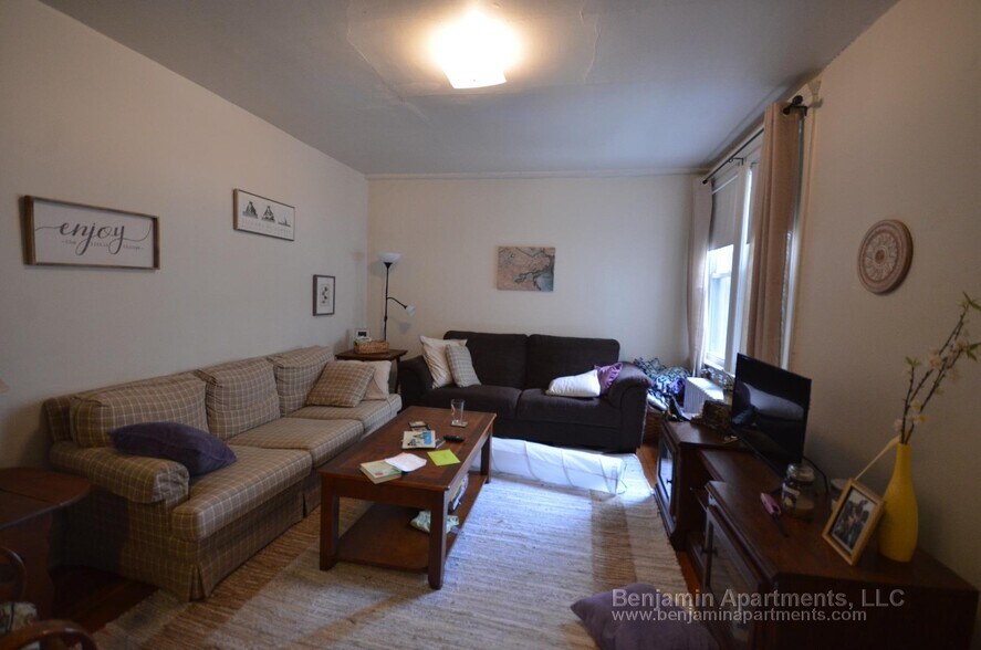 Building Photo - 1638 Commonwealth Ave