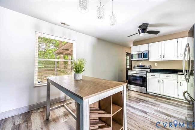 Building Photo - 4701 Lucinda Ln