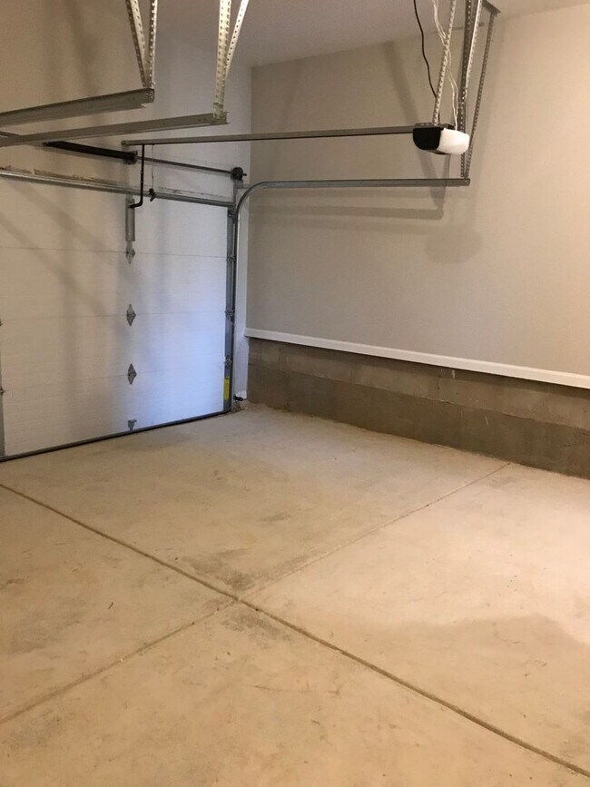Building Photo - Spacious 3BR Townhome in Cumming | 2,178 Sq Ft | Available September 1