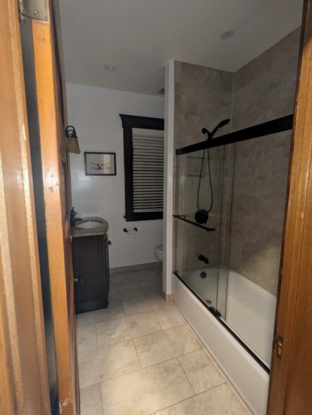 Building Photo - 229 Collins Ave