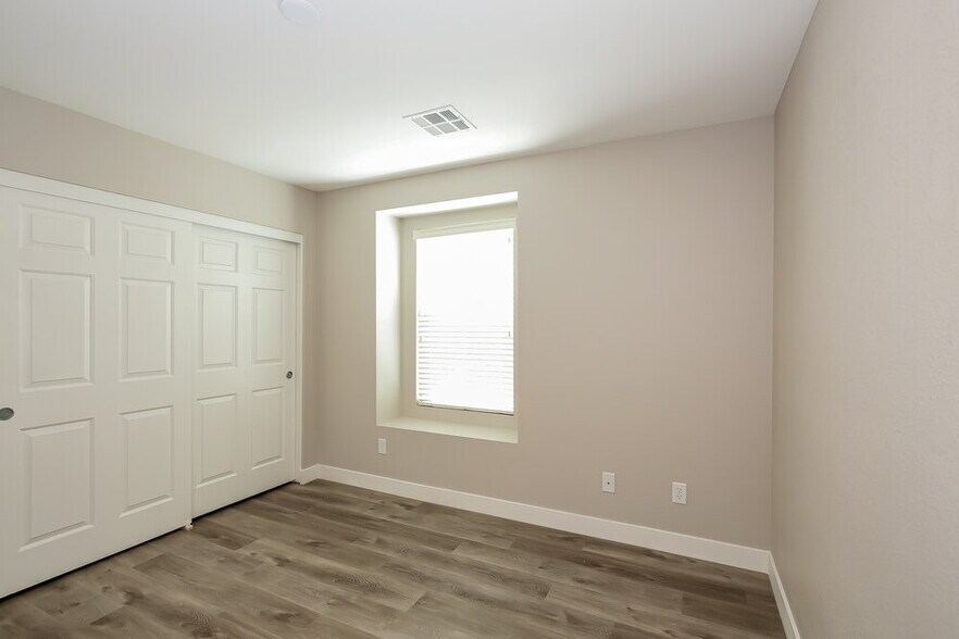 Building Photo - 9004 Tropical Tide Ct