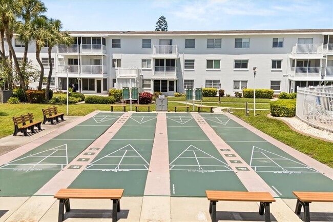 Building Photo - 2425 Flamingo Blvd