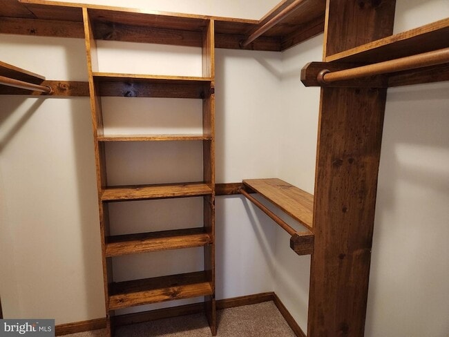 Building Photo - 43974 White Cedar Ln