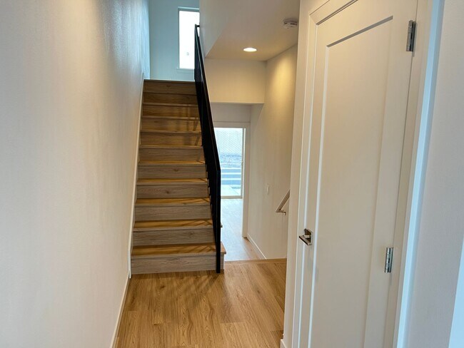 Building Photo - 30515 SW Magnolia Ave