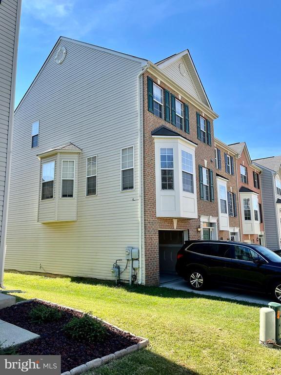 Building Photo - 1047 Lily Way