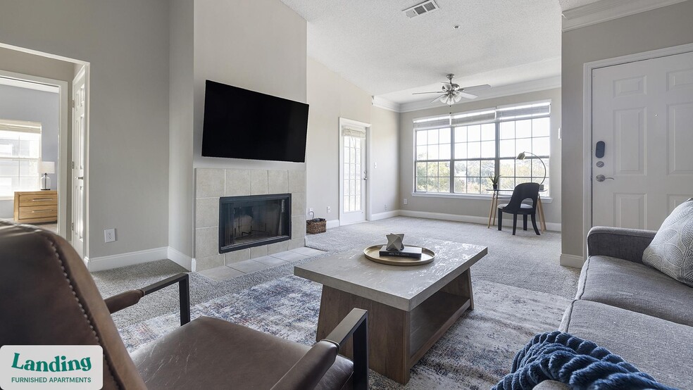 Building Photo - 100 Crossing Blvd