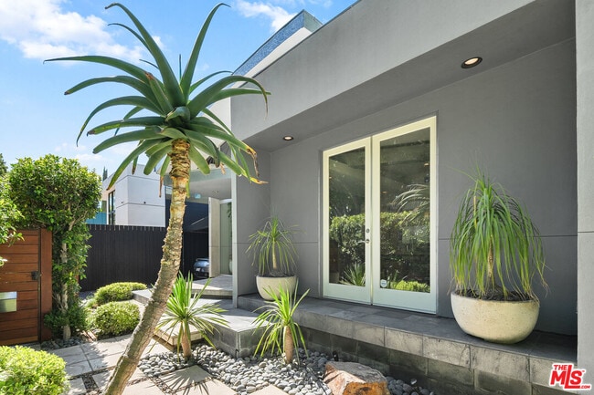 Building Photo - 8735 Dorrington Ave