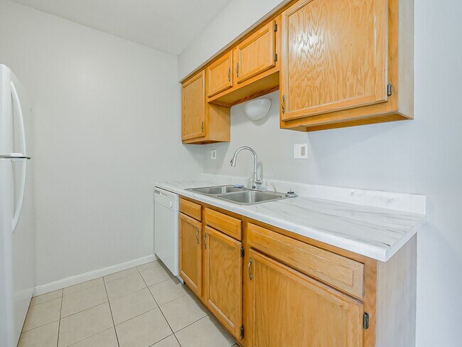 Building Photo - 125 E Van Riper Rd