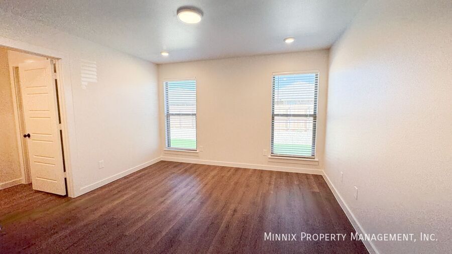 Building Photo - 2131 Langford Ave