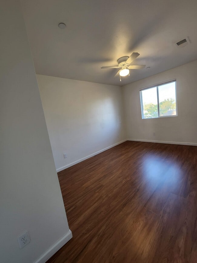 Building Photo - 145 Brookridge Dr