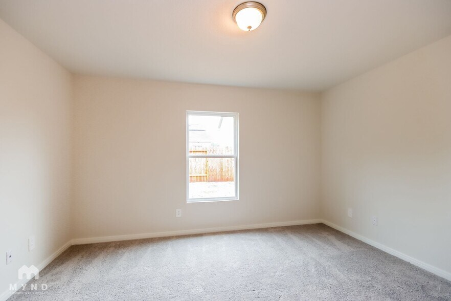 Building Photo - 15658 Briar Forest Dr