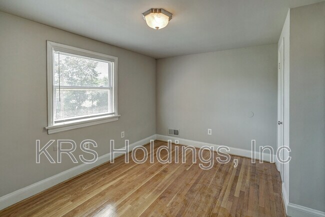 Building Photo - 5435 Remuda Dr