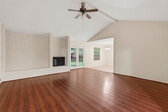 Building Photo - 423 Pickford Dr