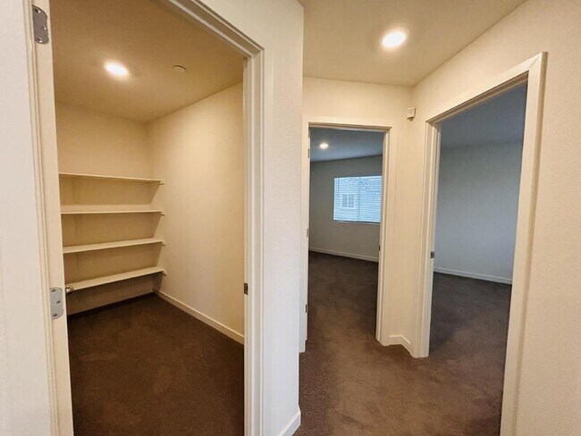 Building Photo - 5312 Molino Cir