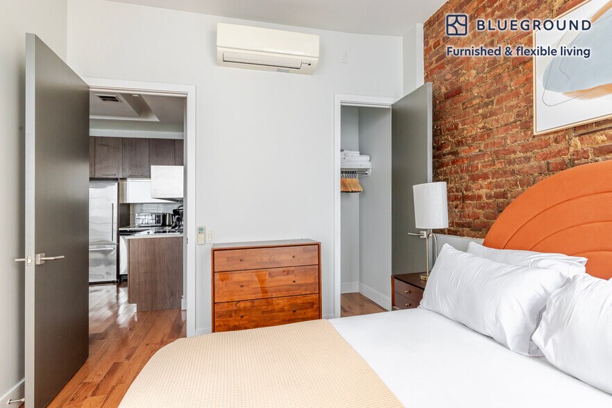 Building Photo - 72 Willoughby St