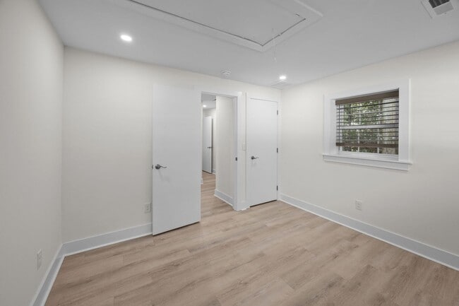 Building Photo - Impeccably Renovated Brick Ranch on James ...