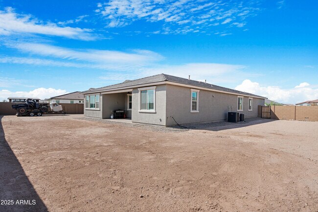 Building Photo - 22303 N Daniel Dr