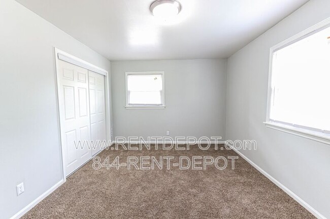 Building Photo - 2803 Ravenswood Dr