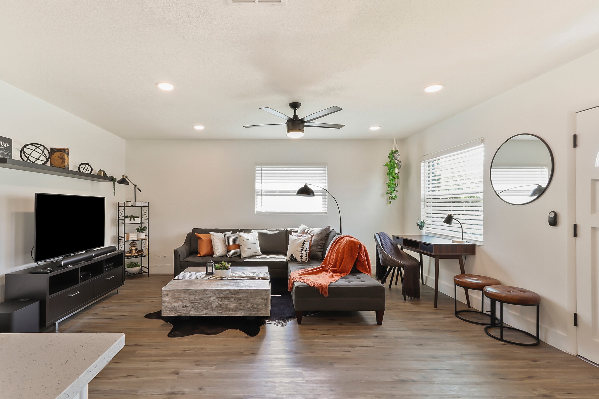 Living Room - View 3 (Furnished) - 6602 S Mascotte St