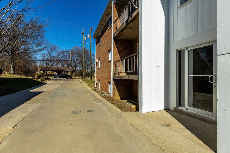 Building Photo - 2455 Montana Ave
