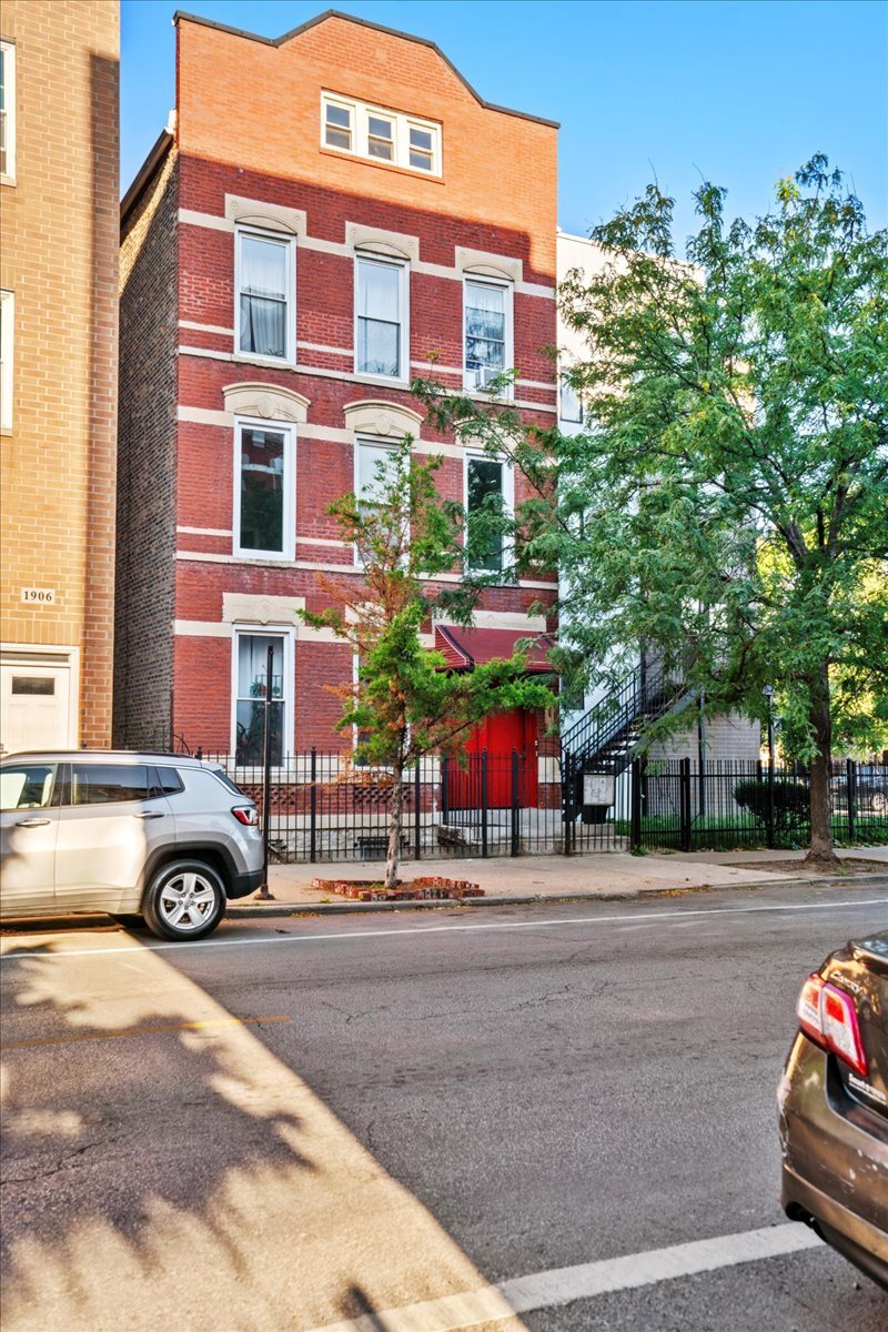 Building Photo - 1904 S Loomis St