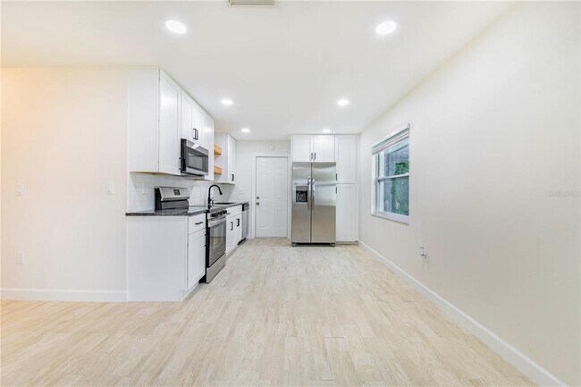 Building Photo - 1221 Hartsell Ave