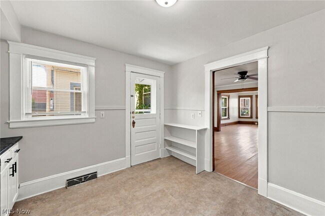 Building Photo - 1373 Thoreau Rd