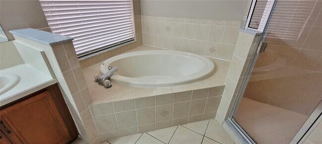 Building Photo - 18009 Maui Isle Dr