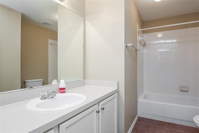 Building Photo - 1804 Little Deer Ln