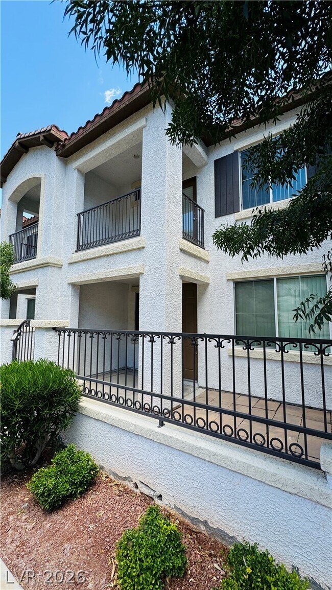 Building Photo - 1525 Spiced Wine Ave
