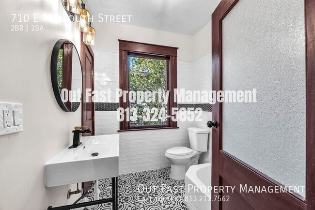 Building Photo - 710 E Plymouth St