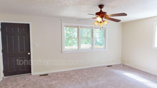Building Photo - 420 Old Buckeye Cove Rd