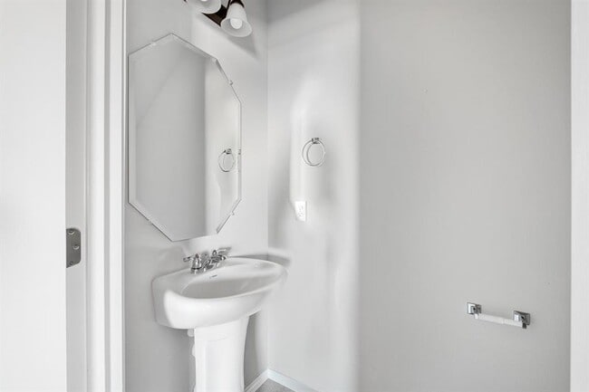 Building Photo - 1710 Davidson Rnch Dr