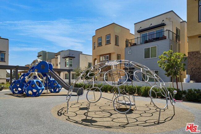 Building Photo - 768 Daniel Freeman Cir