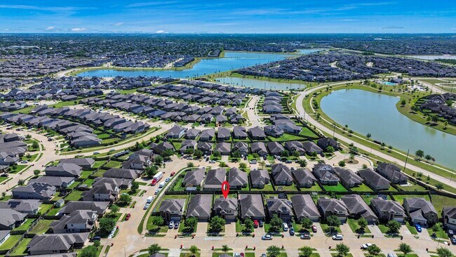 Building Photo - 8111 Fairfield Mnr Wy