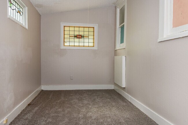 Building Photo - 3814 Roberts St